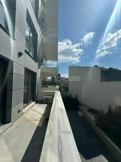 Unirii Ultracentral | Ap 4 camere | Finisaje Premium  | 2 parcari | - 10