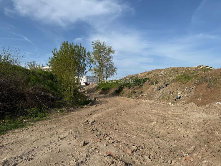 TEREN INTRAVILAN 3700MP METROU BERCENI - 3