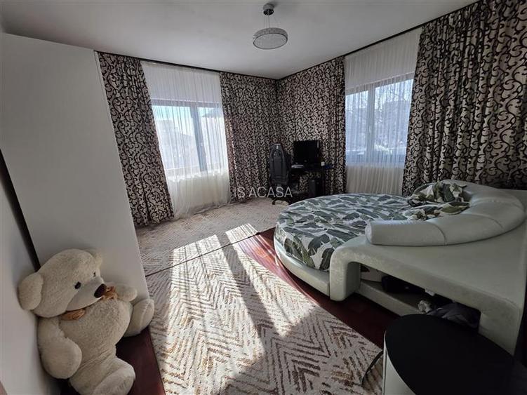 Vila spectaculoasa cu piscina, terasa incalzita si adapost ALA - 16