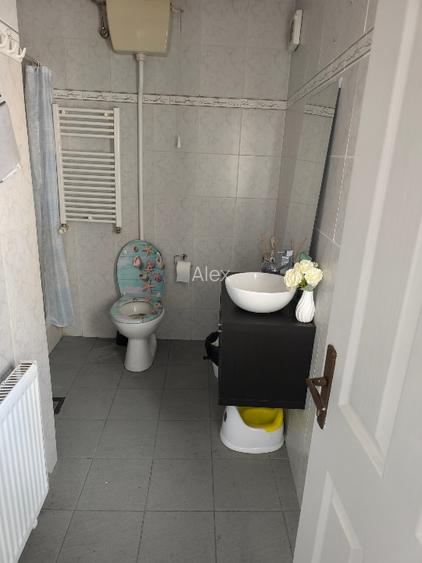 Casa locuibila imediat, centrala gaz, teren si curte proprie – zona buna - birou - 7