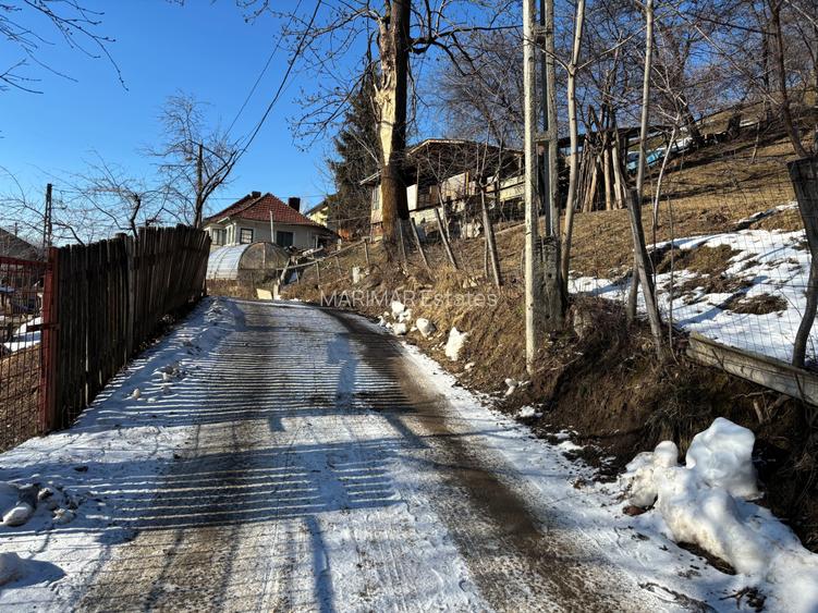 Casa gospodarului, bine întreținută, cu teren generos – Comarnic - 16