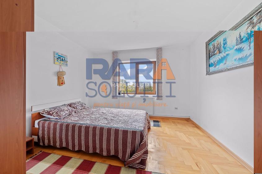 Vilă cu 6 dormitoare, 2 garaje, anexe multiple - 2076 mp teren - 13