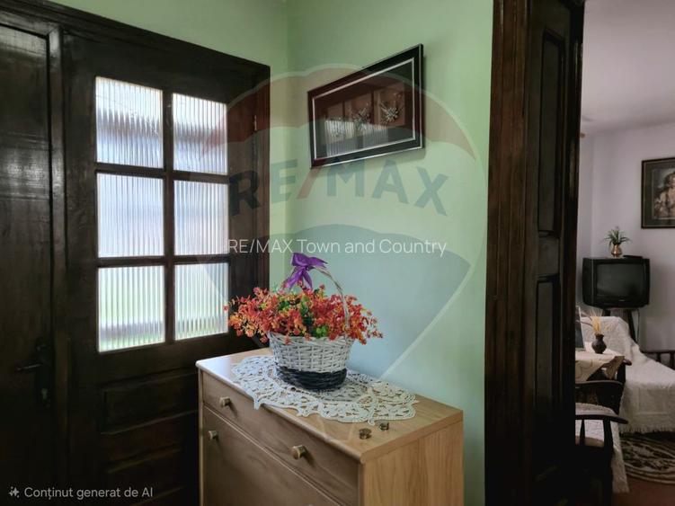 Casă / Vilă cu 7 camere de vânzare - 2