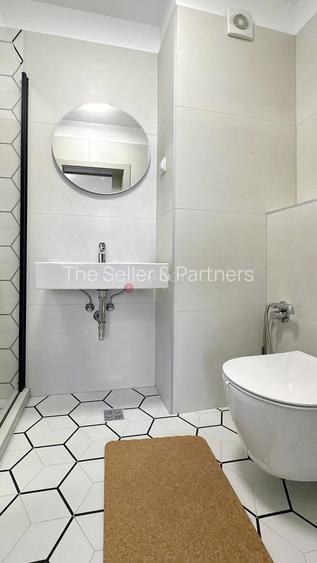 Structura Generoasa Zona Coresi Mall - 8