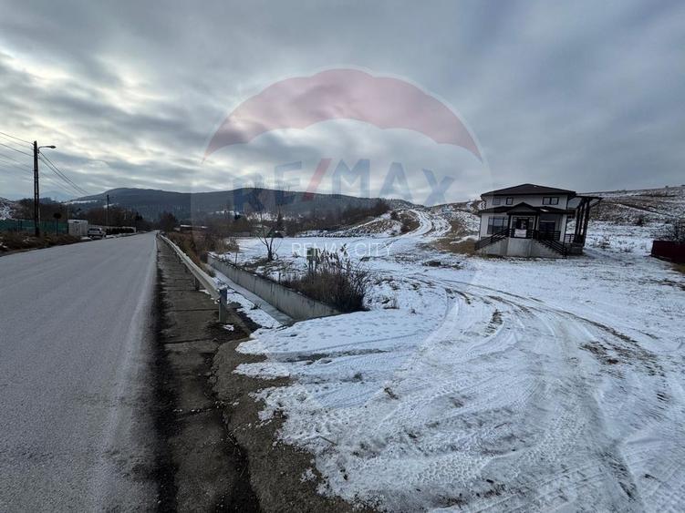 Casa  si  teren zona Balaurul - 47