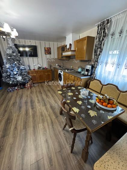 Vanzare 2 case si anexe, Urlati - 11