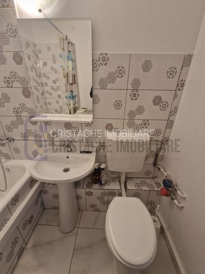 Garsoniera spatioasa si curata | Str. Vladeasa (Ghencea) | metrou la 15 min. - 9