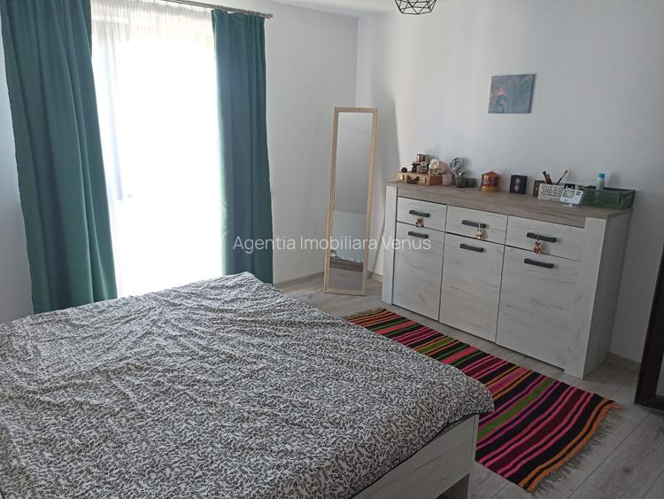 Casa D+P+E la intrare in Curtesti - 12