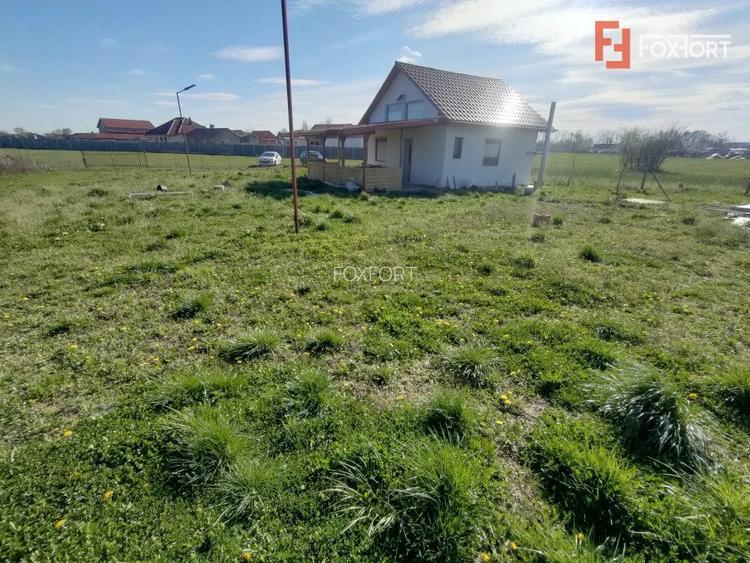 Teren de 2600 mp in Sanmihaiul Roman imprejmuit - ID V5057 - 6