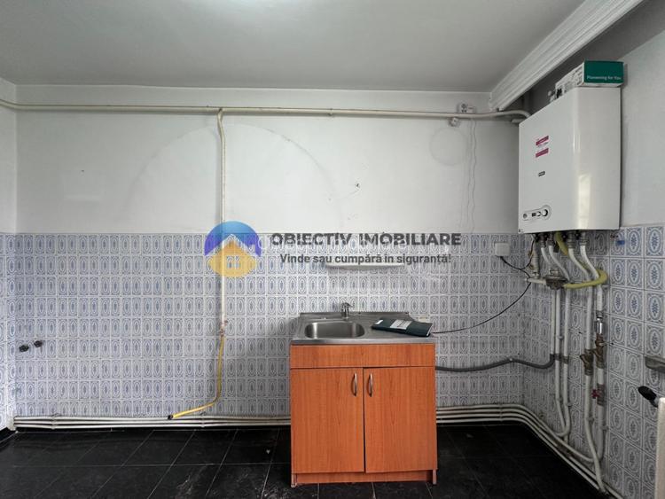 Apartament de vanzare 3 camere- pretabil pentru spatiu comercial - 9