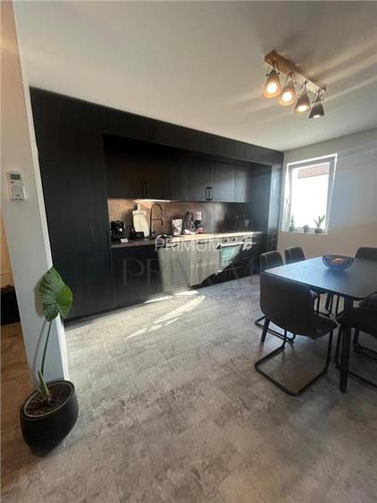 GIROC - 3 CAM - LOC PARCARE - INCALZIRE PARDOASEALA - UTILAT/MOBILAT MODERN - 11