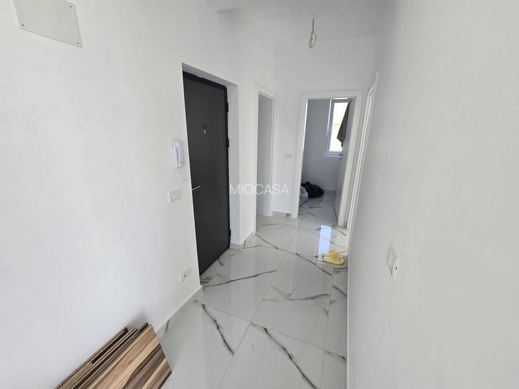 Nou. Disponibil imediat. Decomandat. Etaj intermediar. - 10