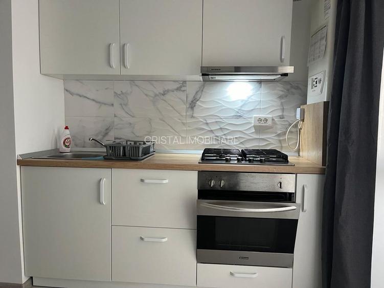 Apartament 2 camere tip studio, lux, parcare inclusă, centrală proprie, etaj 1 - 3