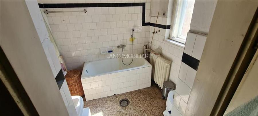 CASA DEOSEBITA IN ZONA CENTRALA - 8