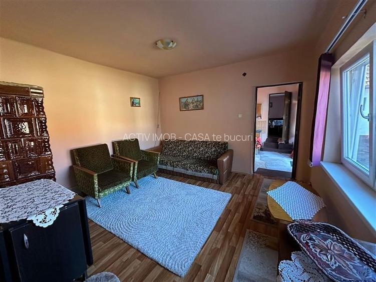 Casa Solida, pentru Familie extinsa,  cu Gradina si Teren, Doclin - 10