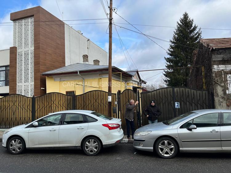 Targoviste - central, strada Justitiei,casa cu  teren 500 mp - 10