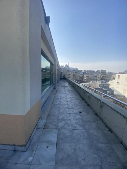 Birouri de închiriat | 102 mp (+198 mp terasa) | Piața Romană