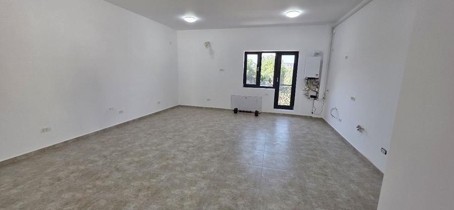 Salajan spatiu comercial 350 mp de inchiriat
