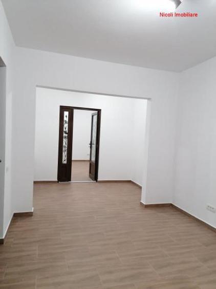 Decebal Alba Iulia Calarasi , parter de vila