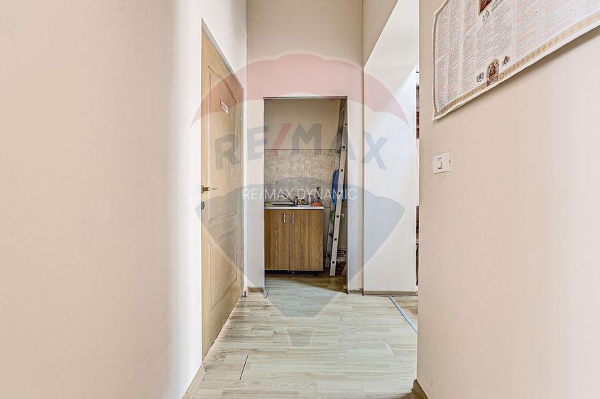 Apartament cu 3 camere de vânzare în zona Ultracentral - 9