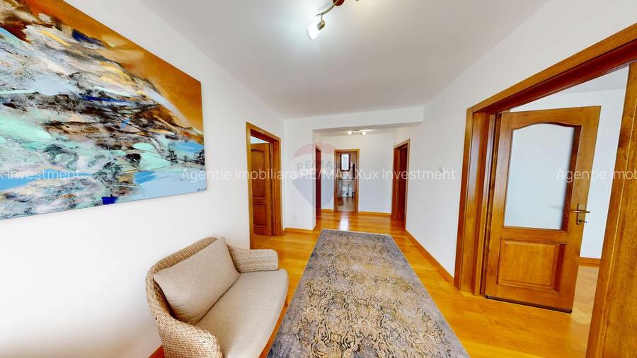 Casă / Vilă de Lux cu 5 camere de vânzare - 24