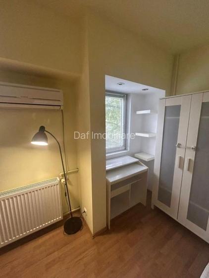 Nerva Traian -Timpuri Noi Metrou- Studio 42mp -bloc 1989 - 4