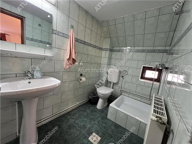 Pensiune de 7 camere cu 5 bai si teren de 377mp situata in Paltinis - 14