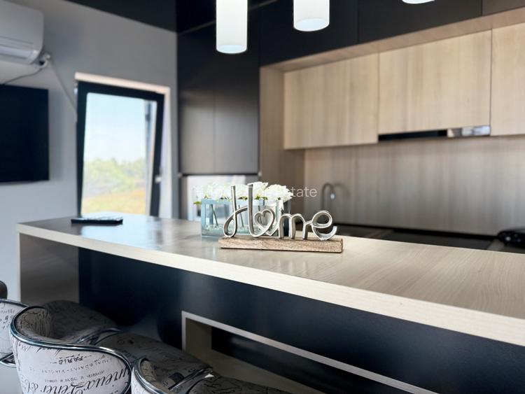 Mamaia-Sat, Vila modernă, mobilata si utilata complet, 15 camere - 18