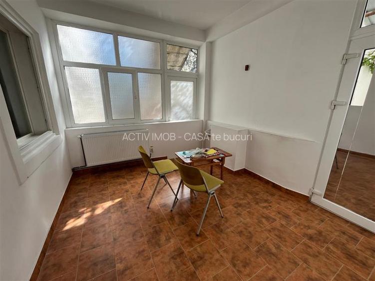 Caransebes, CHIRIE Spatiu Comercial 58 Mp,  Zona Nord - 3