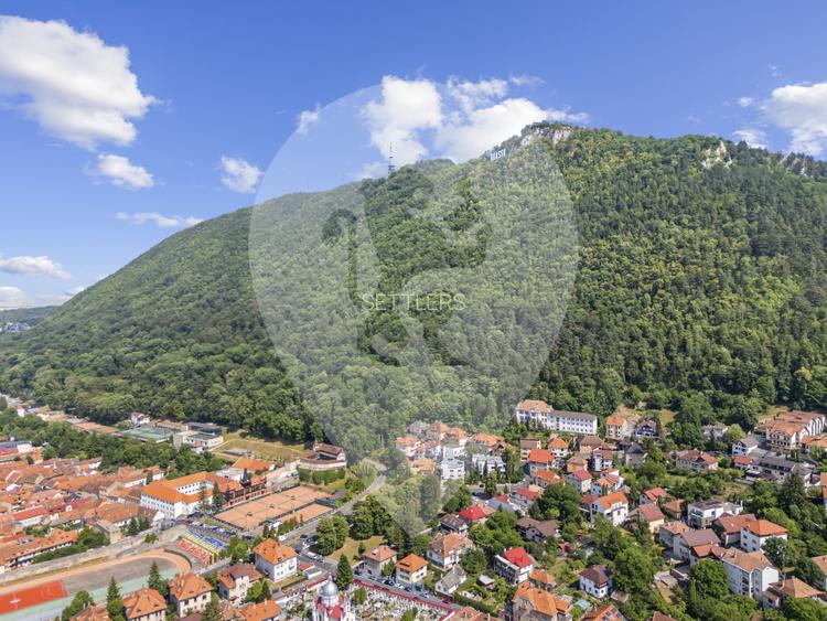 Casa singur in curte Schei - 4