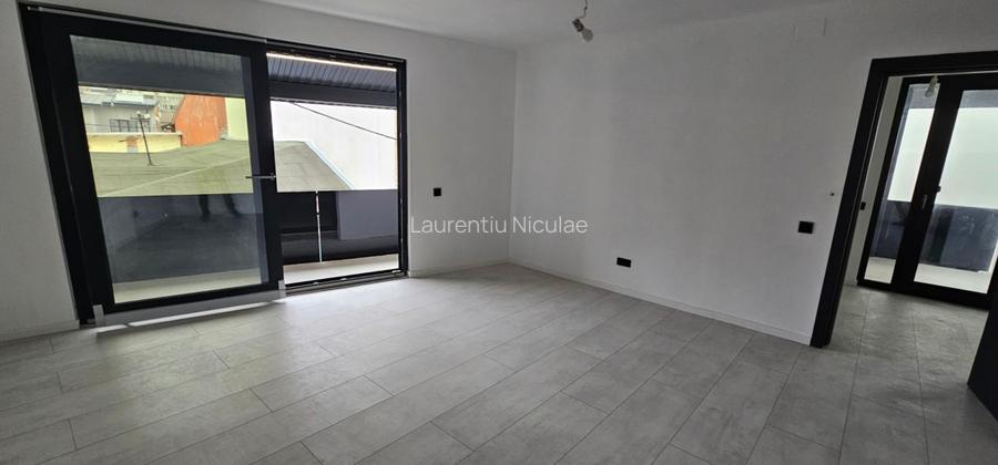 TINERETULUI PARC ( LANGA DOMENIUL MARȚIȘOR ) - 2