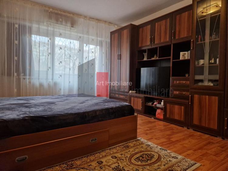 Garsoniera mare Crangasi - 2