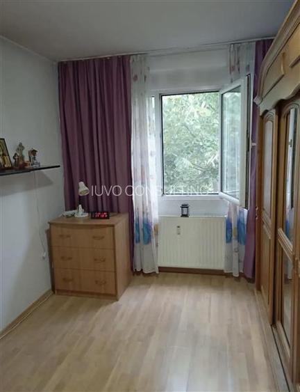 Vanzare Apartament 3 Camere Semidecomandat Berceni-Al.Ciceu - 2