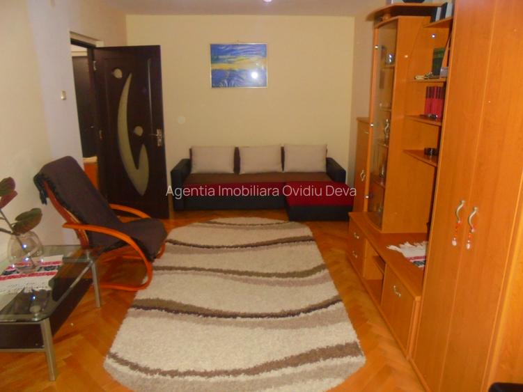 Vand sau inchiriez apartament 2 camere dec.  Deva, Balcescu, etaj 3, mobilat - 2
