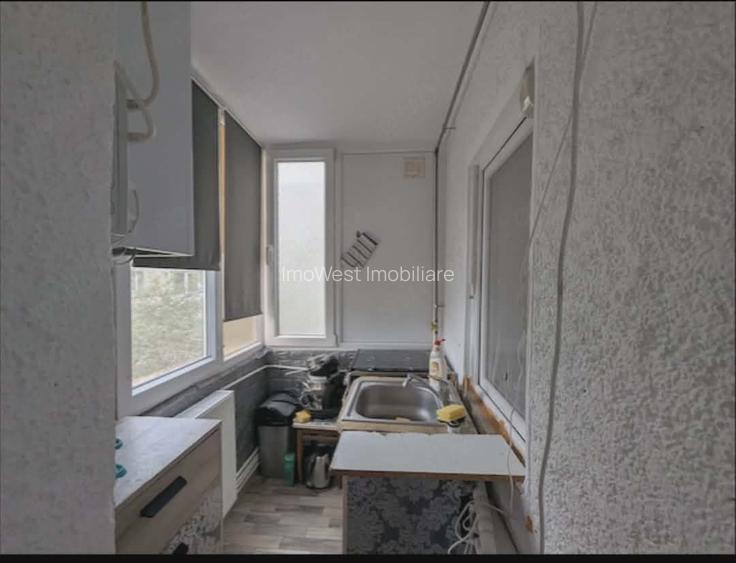 Lipovei | 3 Camere  | Etaj Intermediar | Centrala proprie. - 9