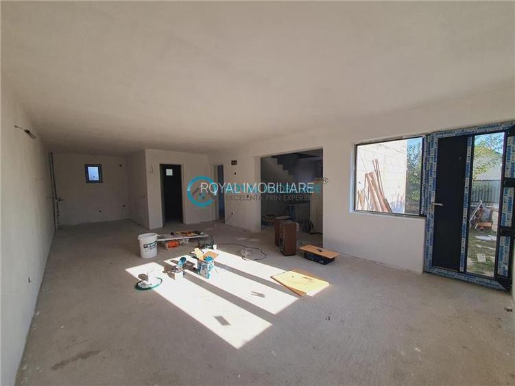 Royal Imobiliare - Vanzare Vila Zona Strejnicu - 2