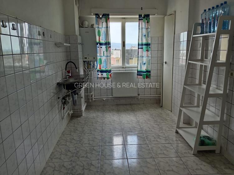 Apartament 3 camere decomandat, Bulevardul Decebal - 10