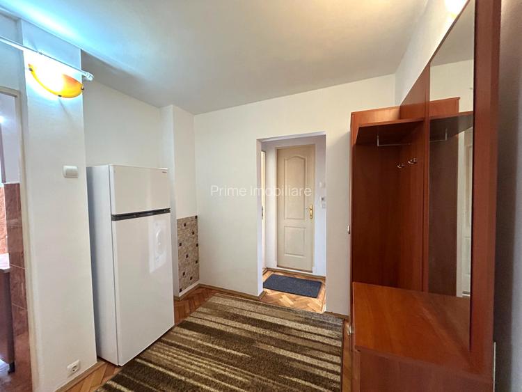 De inchiriat - Apartament decomandat, etaj 3/4 - zona Sub Stadion - 4