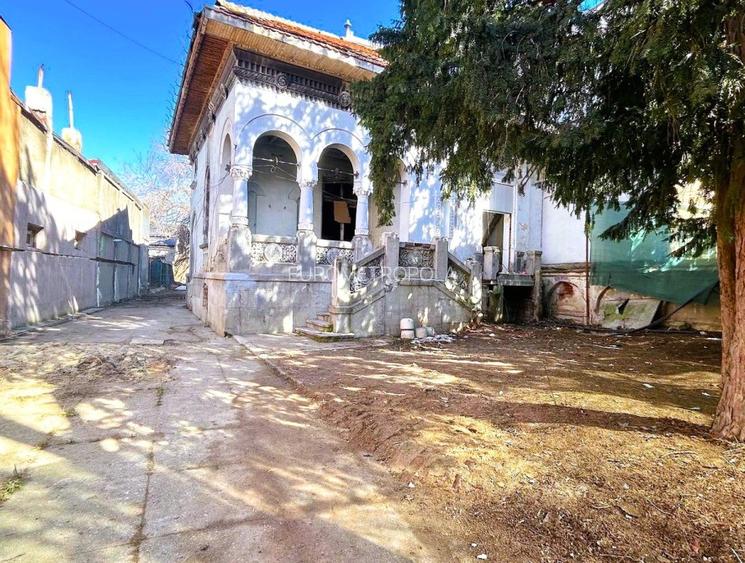 Casa cu arhitectura deosebita si 780 mp teren - 2