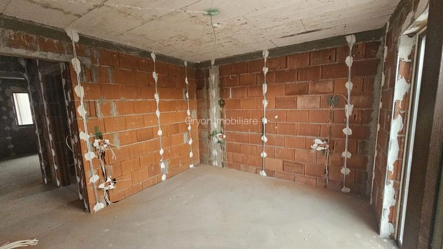 Casă P + 1, central, vis-a-vis de Stadionul Municipal - 4