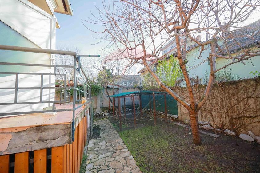 Casă Evreiască de Vânzare, Singur în Curte în zona Ultracentral - 23