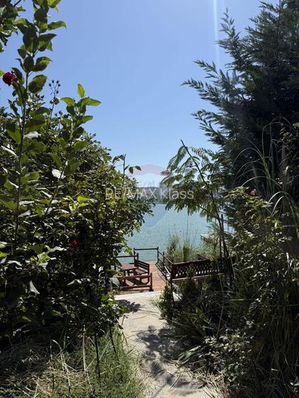 Vila premium cu priveliste si acces la lac - 23