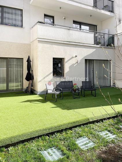 Zona Linistita Terasa Suprafata Generoasa - 12