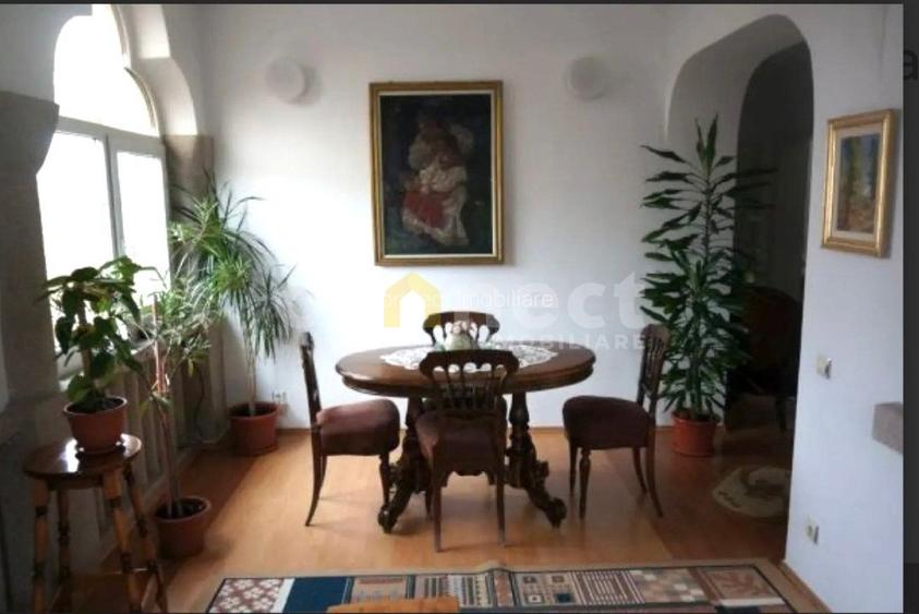 Casa / Vila de inchiriat in zona Piata Cipariu - 2