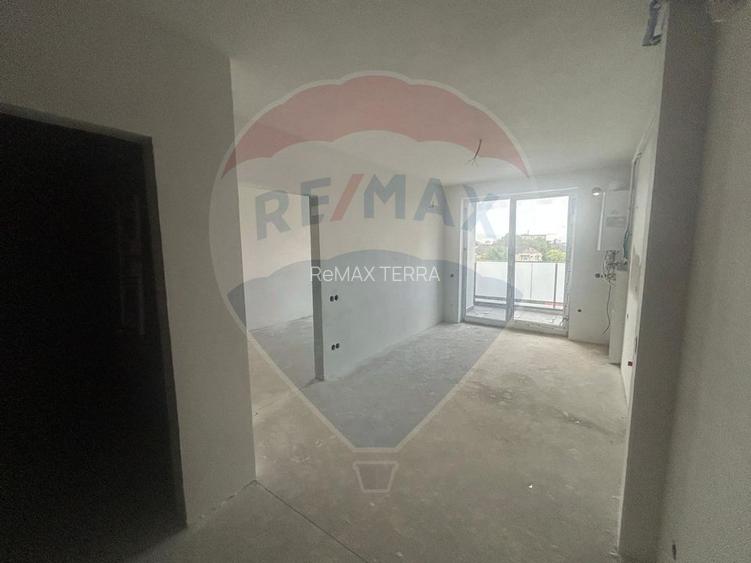 Apartament cu 3 camere de vânzare în bloc nou, zona Centrala - 10