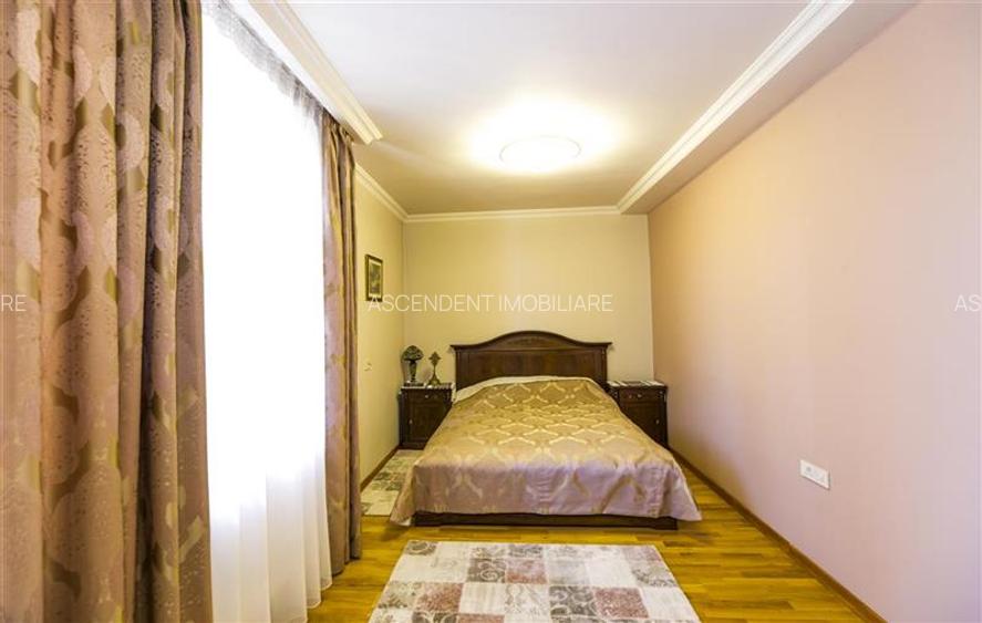 FILM ! Pe armonia a 1.100 mp teren/ gradina, Vila galanta,cu 3 apartamente disti - 25