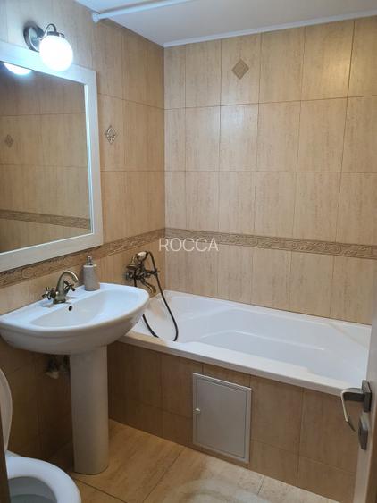Apartament de 3 camere, decomandat, 2 bai, zona Dristor  - 9