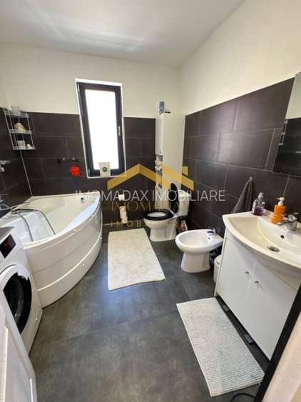 -Casa Individuală -3 dormitoare -2 băi - - 8
