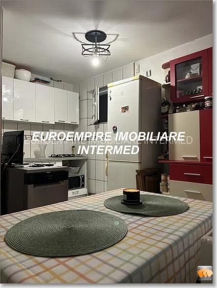 Casa 3 camere ,Zona km 5 - 4