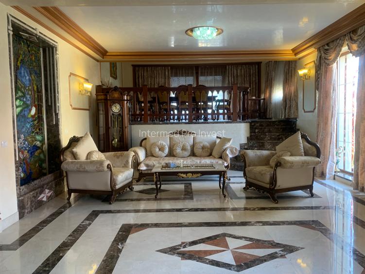 Primo -Vilă D+P+2M+Mpiscina teren 1289 mp preț.2.100.000 euro - 2